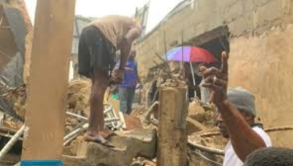 7 rescued as two-storey building collapses in Lagos